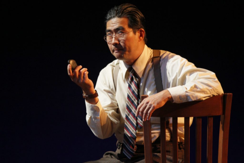 Hold These Truths ryun yu as gordon hirabayashi in jeanne sakataand39s hold 133472